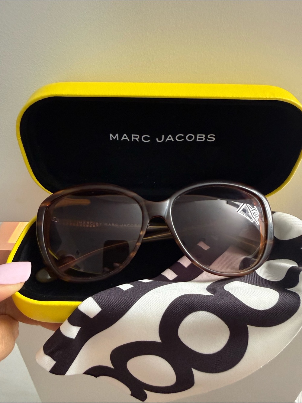 Marc By Marc Jacobs Brown Oversized Sunglasses pre owned